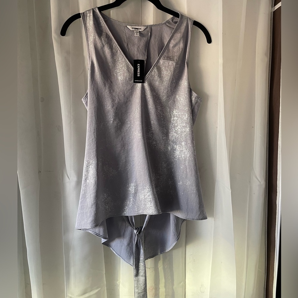 🌲Buy2Get1Free🌲 NWT silver top